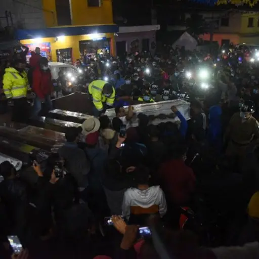 llegan-ataudes-cuerpos-victimas-incendio-magdalena-milpas-altas.jpg ,