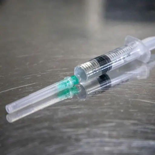 jeringa-vacuna.jpg ,