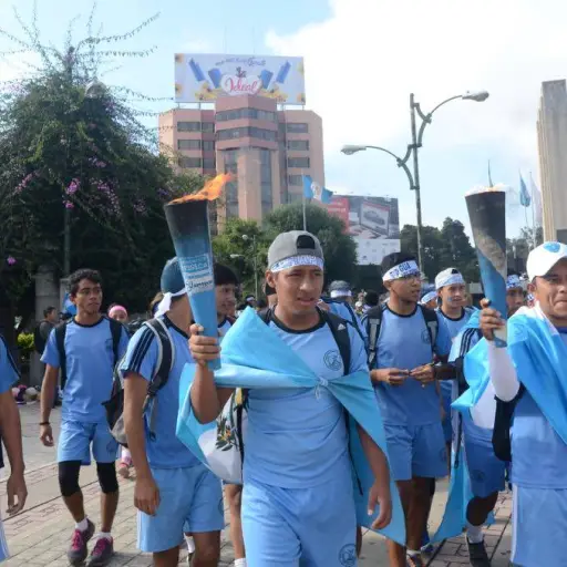 antorchasplazaobeliscoomar1-054a7be4529e287514b341968861bcbb.jpg ,