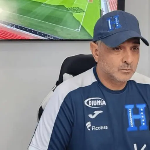 diego-vazquez-guatemala-vs-honduras-2.png ,