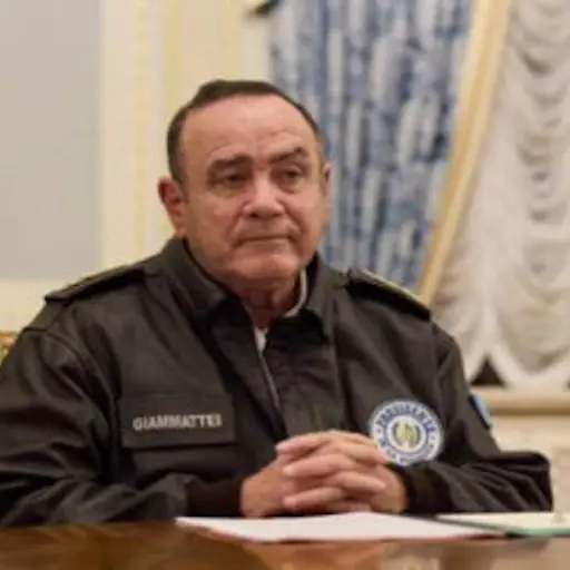 Gobierno-da-su-version-del-ataque-que-sufrio-la-comitiva-de-Giammattei-.jpg ,