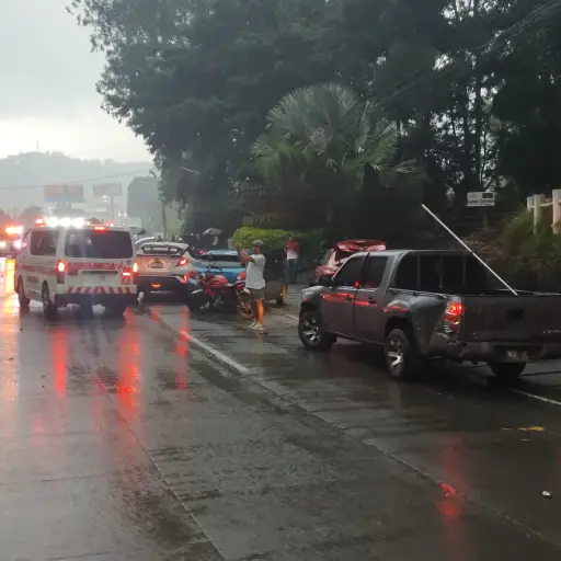 VIDEO.-Trailer-impacta-contra-ocho-vehiculos-en-la-cuesta-de-Villalobos-.jpg ,