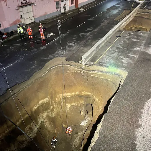 labores-de-busqueda-en-hundimiento.jpg ,