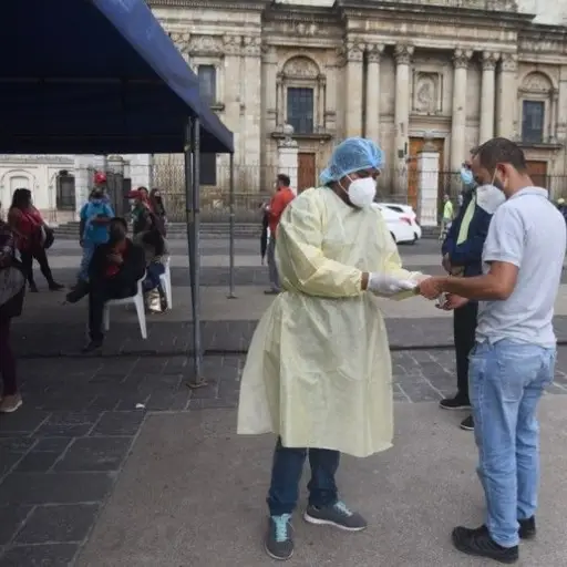 pruebas-hisopados-covid-19-coronavirus-en-guatemala-4-julio-2022-18.jpg ,