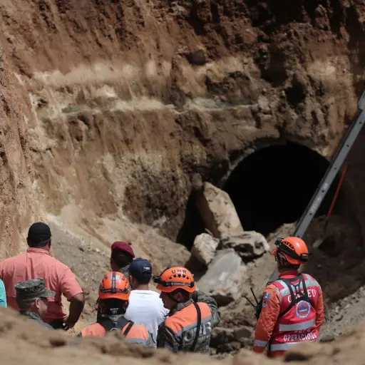 trabajos-hundimiento-calzada-concepcion-villa-nueva-27-septiembre-2022-5.jpeg ,