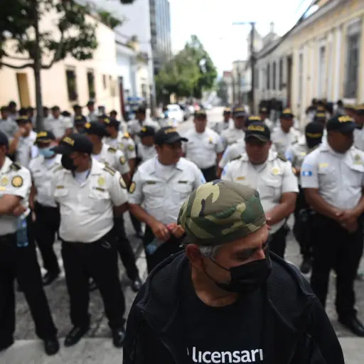 protesta-de-veteranos-militares-en-el-congreso-de-la-republica-por-pago-de-indemnizacion-foto-publinews-hoy-12-octubre-2022-6.jpg ,