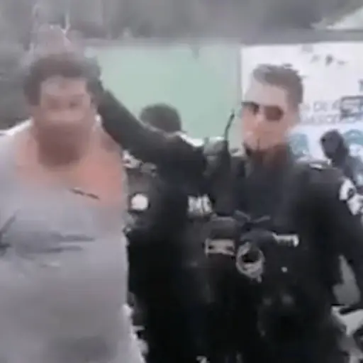 PNC-grabados-haciendo-uso-excesivo-de-la-fuerza-contra-detenido-.png ,