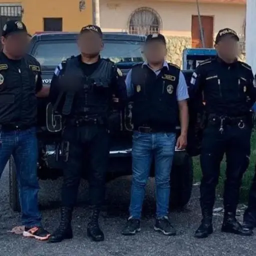 Capturan-a-dos-agentes-de-la-PNC-cuando-recogian-dinero-producto-de-extorsion-.jpg ,