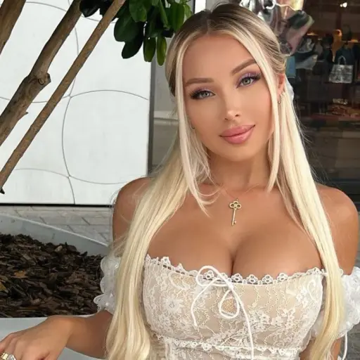 Danniella-Chavez-Hiedra-Venenosa-Halloween.jpg ,