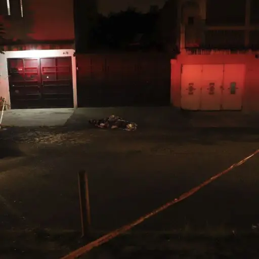 Mujer-envuelta-en-sabanas-mixco-noviembre-2022-1.jpg ,