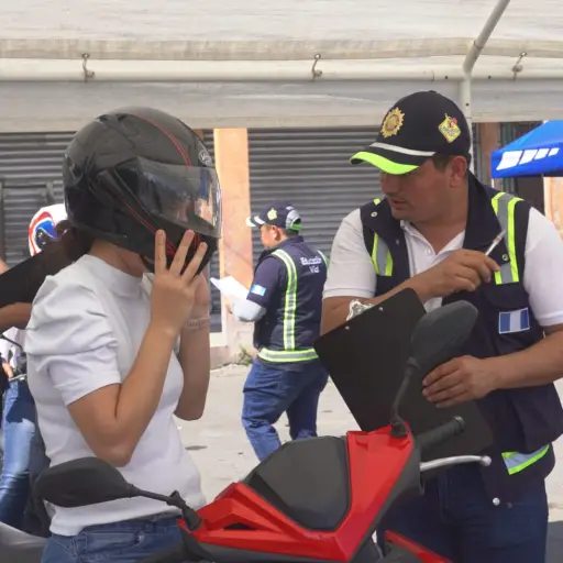 motorista-segura-escuintla-transito-pnc-1.jpg ,