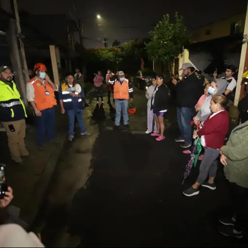 Reportan-techos-y-pisos-rajados-en-viviendas-de-Villa-Nueva-tras-retumbos-.jpg ,