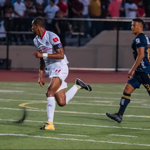 olimpia-vs-comunicaciones-scaled-1.jpg ,