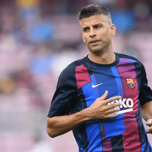 pique-revela-quien-debe-usar-el-10-de-messi-publinews-.png ,