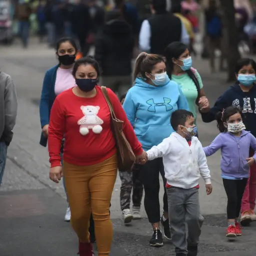 temporada-de-frio-en-guatemala-durante-la-pandemia-2021-sexta-avenida-9.jpg ,