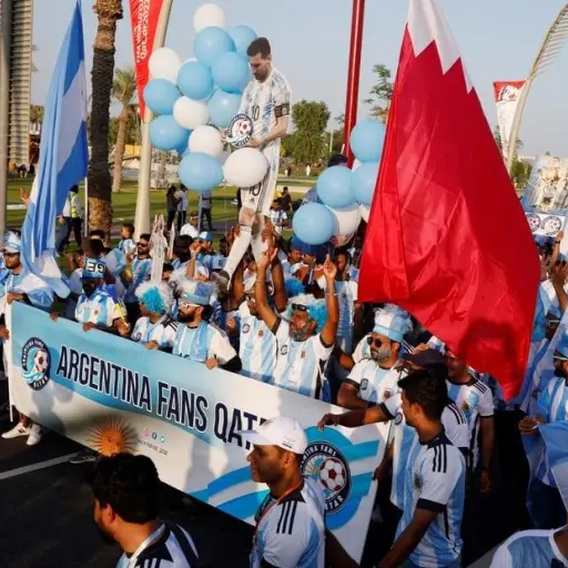 Argentina-Fans-Qatar-1.jpg ,