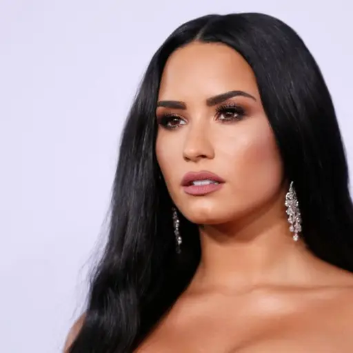 demilovatosuperb-22ec399b432e0f97b0be7d684b940a6a.jpg ,