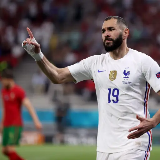 Benzema-se-retira-de-la-seleccion-francesa-2-scaled-1.jpg ,