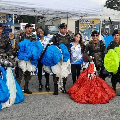 Fuerza-Aerea-Guatemalteca-celebra-101-anos-con-show-aereo-2.jpg ,
