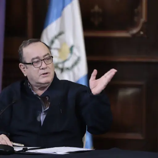 Fjj_TlgWAAAiVSb-1.jpg ,