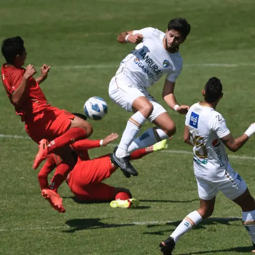 clasico-comunicaciones-vs-municipal-publinews-1-1.png ,