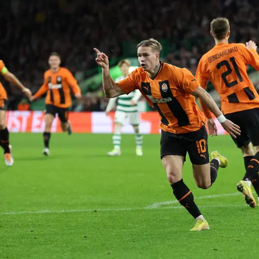 Shakhtar-donara-a-los-soldados-ucranianos-2-scaled-1.jpg ,