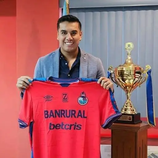 luis-tatuaca-3.jpg ,