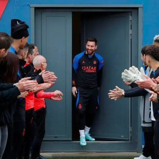 Messi-recibimiento-PSG-2.jpg ,