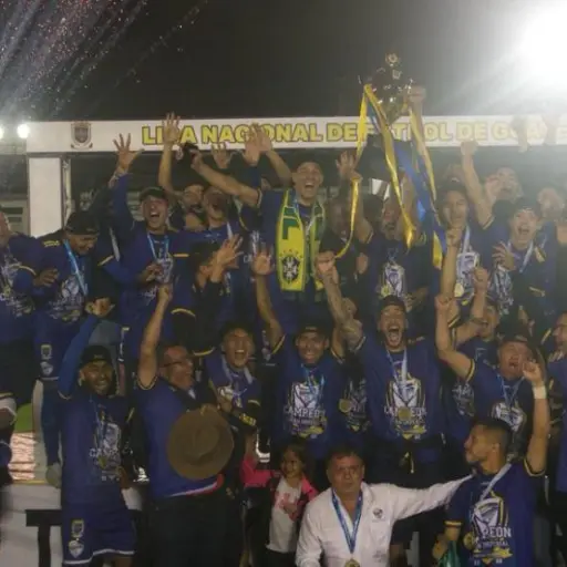 presidente-de-la-fifa-gianni-infantino-felicita-a-coba-imperial-enero-2023-1.jpeg ,