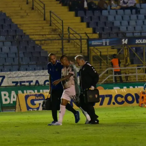 resultado-entre-comunicaciones-xinabajul-clausura-2023-lesion-de-stheven-robles-enero-2023.jpg ,