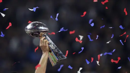 Trofeo Vince Lombardi que se le entrega al campeón de la NFL - Archivo