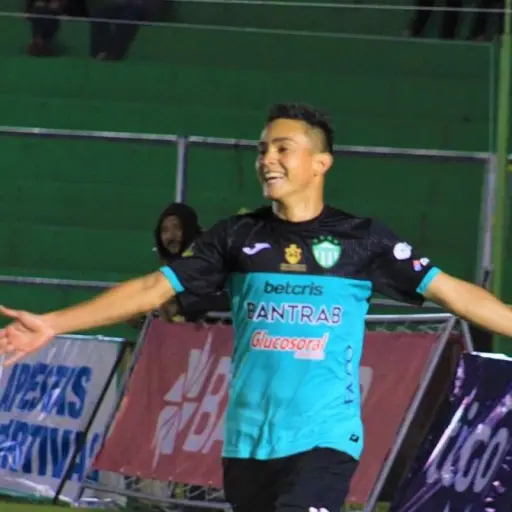 oscar-santis-goleador-en-antigua-gfc-febrero-2023.jpg ,