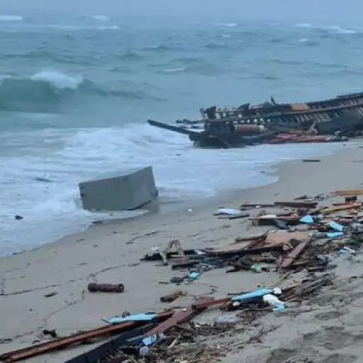 Accidente-en-barco-deja-mas-de-40-migrantes-muertos.jpg ,