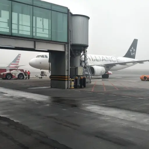 Neblina-aeropuerto-17-de-marzo-2023.jpeg ,