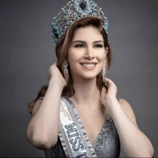 ivana-batchelor-publinews-enero-2023-7.png ,