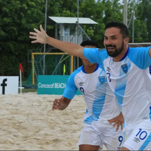 guate-fut-playa.jpg ,