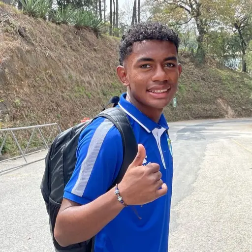 debut-joshua-trigueno-2.jpg ,