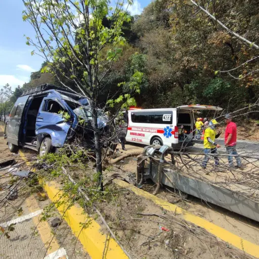 Accidente-microbus-ruta-interamericana-Marzo-2023-1.jpeg ,