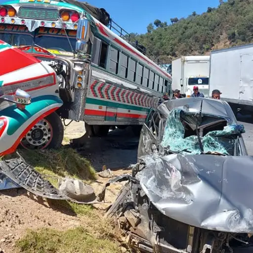 Accidente-de-bus-Solola-Ruta-interamericana.jpg ,
