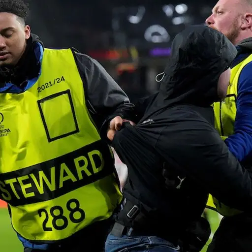 aficionado-sancnionado-40-anos-tras-agresion-al-portero-del-sevilla-marzo-2023.jpg ,