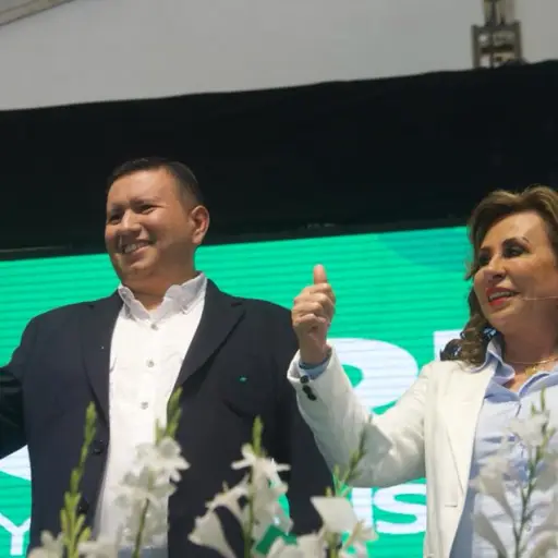 UNE-proclama-su-binomio-presidencial-6.jpg ,