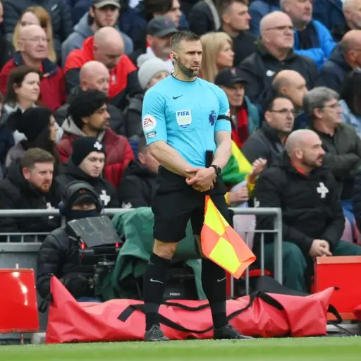 arbitro-asistente-constantine-hatzidakis-abril-2023-1.jpg ,