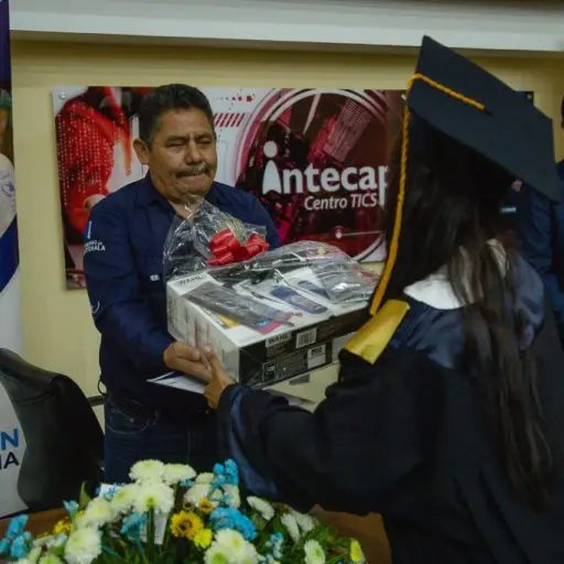 barberos-profesionales-adolescentes-reinsercion-publinews.jpg ,