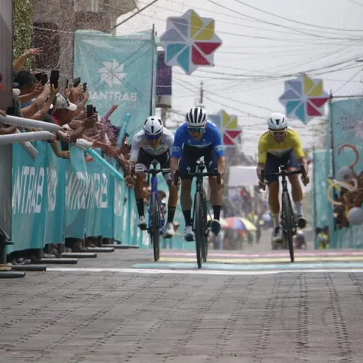 Miguel-Angel-superman-lopez-gana-la-cuarta-etapa-de-la-Vuelta-Bantrab-2023.jpg ,