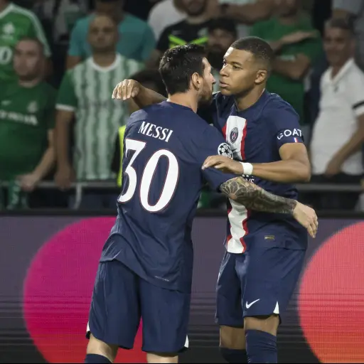 Messi-y-Mbappe-convocados-para-el-PSG-Bayern-febrero-2023-1-scaled-1.jpg ,