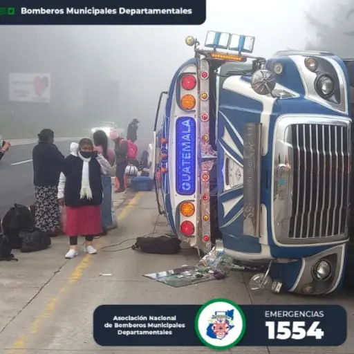 Accidente-bus-Marquensita-ruta-Interamericana-abril-2023.jpeg ,