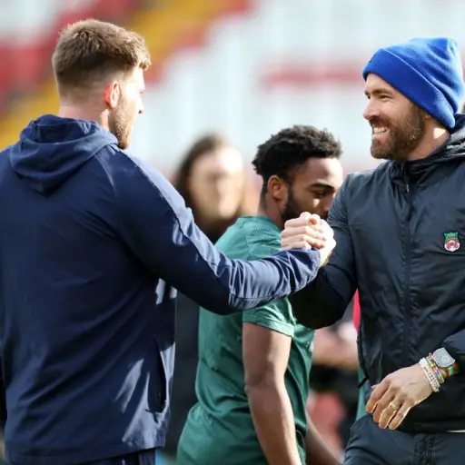 wrexham-ryan-reynolds-2.jpg ,