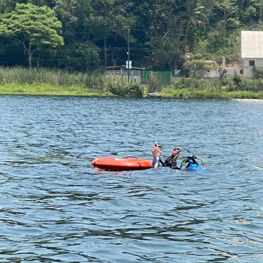 hombres-rana-laguna-el-pino.jpg ,