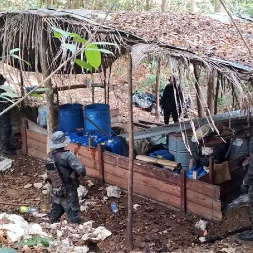 narcolaboratorio.jpg ,