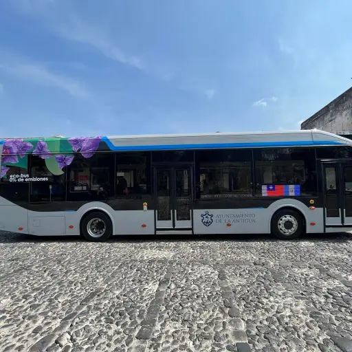 presentacion-bus-electrico-ayuntamiento-antigua-guatemala-6.jpg ,